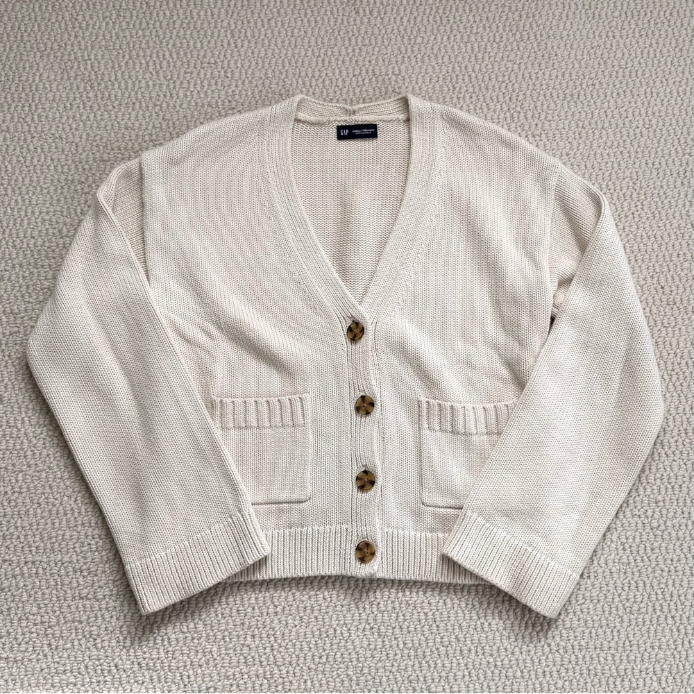 GAP Pocket Cream Cardigan Sweater - Picture 6 of 7